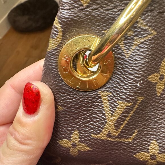 Louis Vuitton Monogram Artsy MM Hobo Model M40249 - Picture 7 of 15